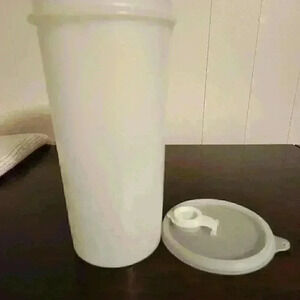 Vintage Tupperware Handolier clear with  lid 563